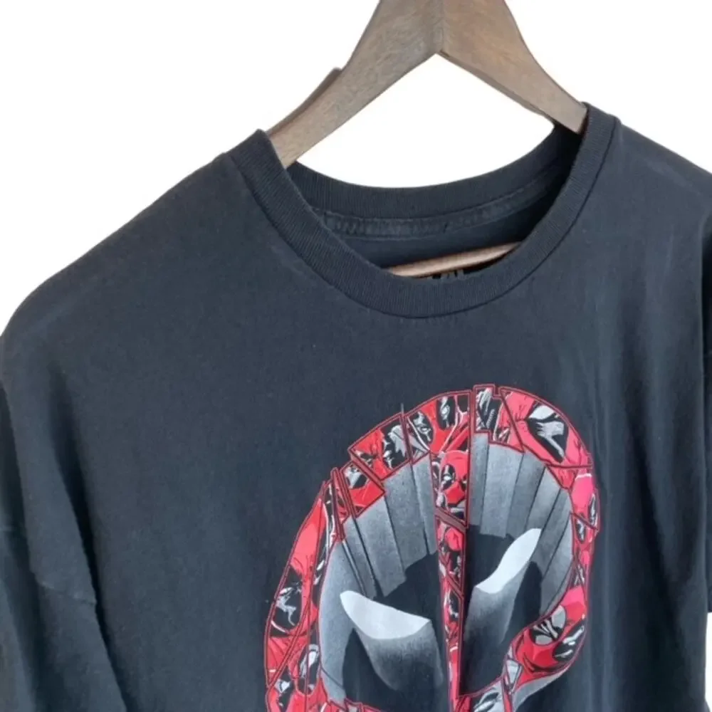 3/$21 Marvel Deadpool Clash Black t-shirt - XL